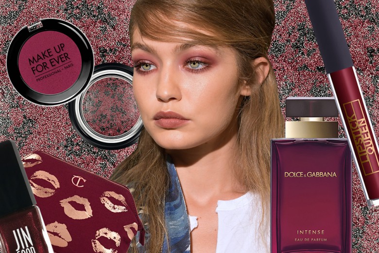 Trucco rosso bordeaux: i prodotti di bellezza del momento