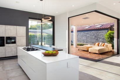 415 N MARTEL AVENUE-06