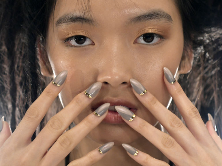 COVER-Nail art le proposte più glam per la Primavera-Estate 2017-MOBILE