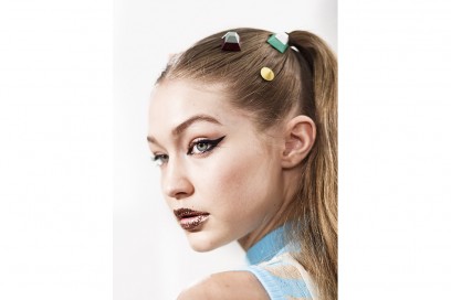 capelli semi raccolti gigi hadid