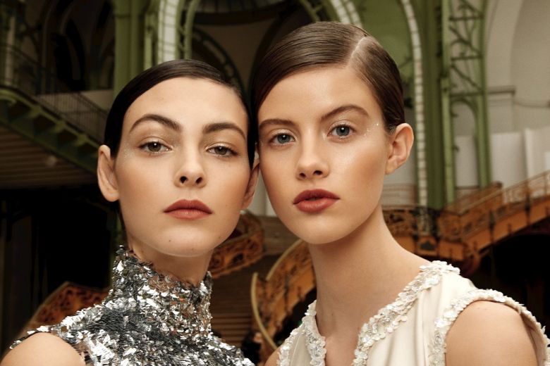 CHANEL Haute Couture: il backstage beauty per la Primavera-Estate 2017