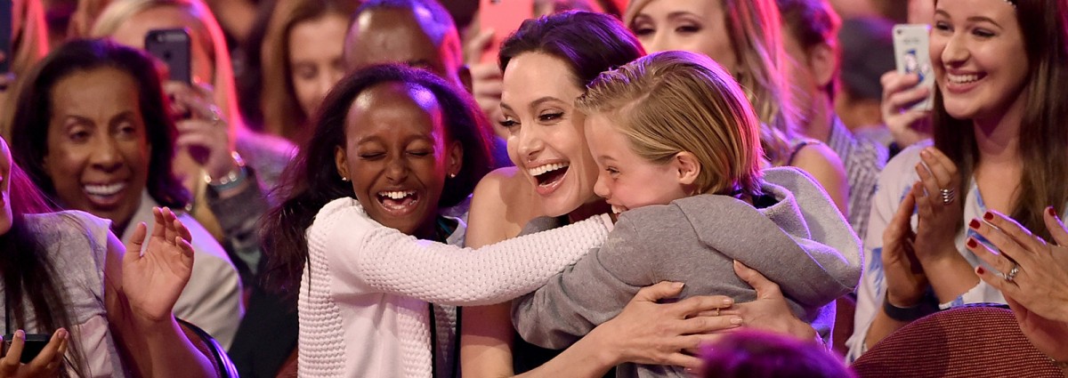 cover mamma zahara richiesta angelina jolie desktop