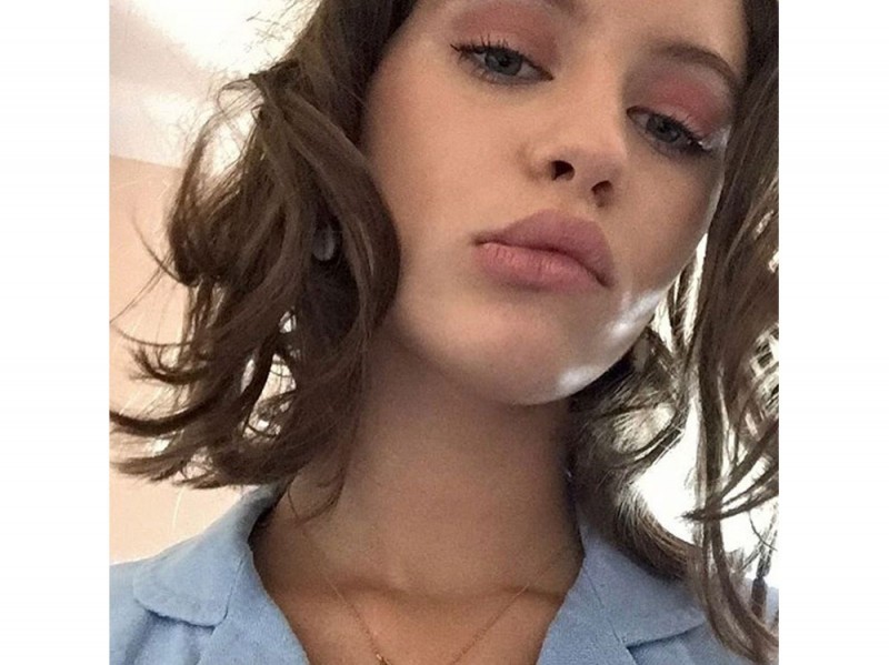 iris-law-beauty-look-09