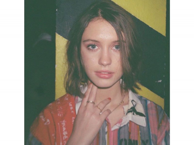 iris-law-beauty-look-14