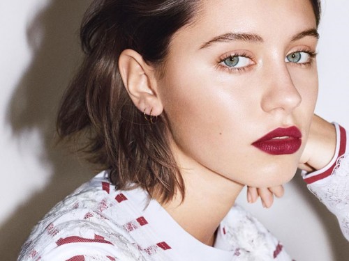 [Image: iris-law-beauty-look-cover-mobile-500x375.jpg]