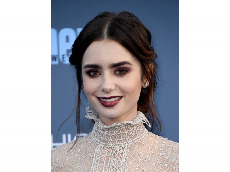 lily-collins-make-up-2