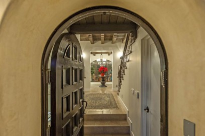 spanish-villa-little-holmby-01