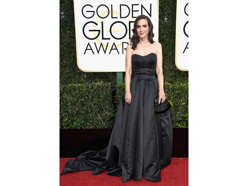 winona-ryder-golden-globes-2017