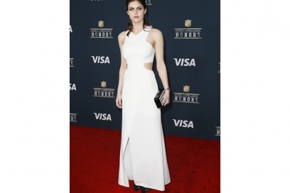 Alexandra-Daddario-in-Halston-Heritage-getty