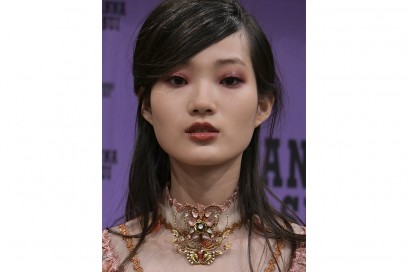 Anna-Sui ciuffo laterale