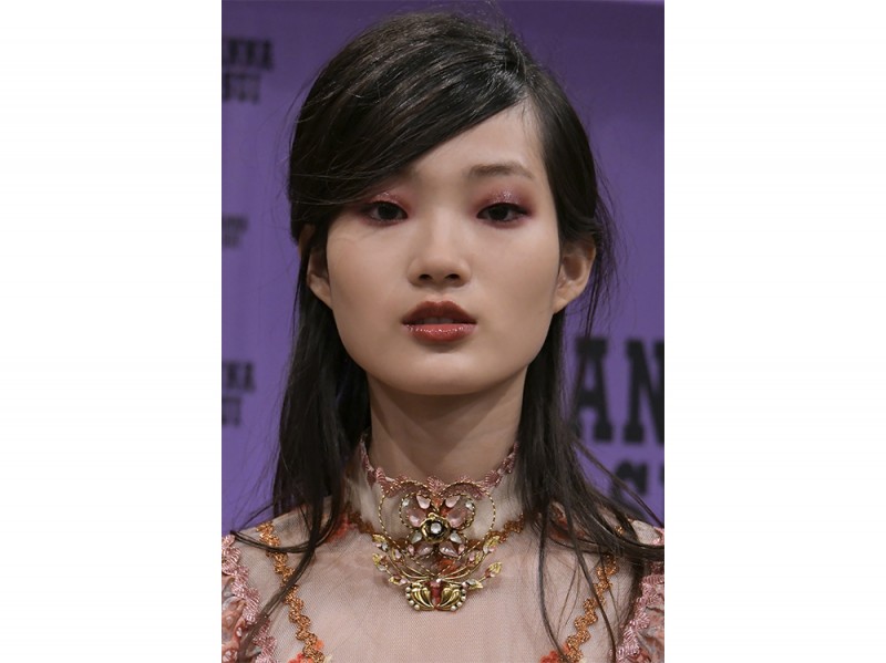 Anna-Sui ciuffo laterale