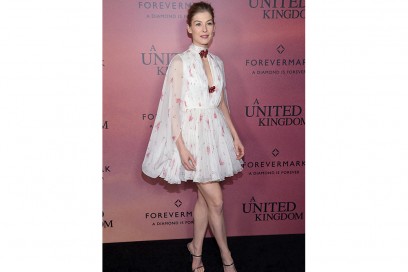 Rosamund-Pike-in-Giambattista-Valli-Couture-getty