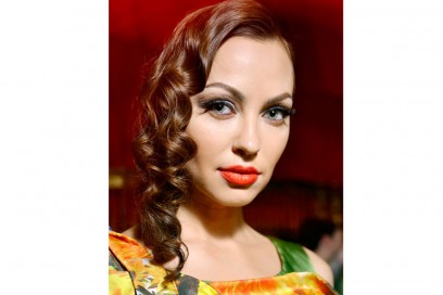 acconciature-capelli-ricci-media-lunghezza-12