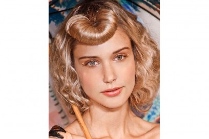 acconciature-capelli-ricci-media-lunghezza-13