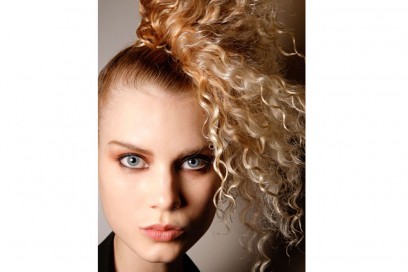 acconciature-capelli-ricci-raccolti-13