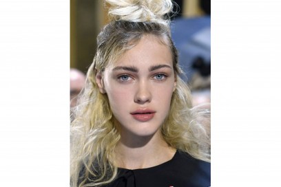 acconciature-capelli-ricci-semi-raccolti-04