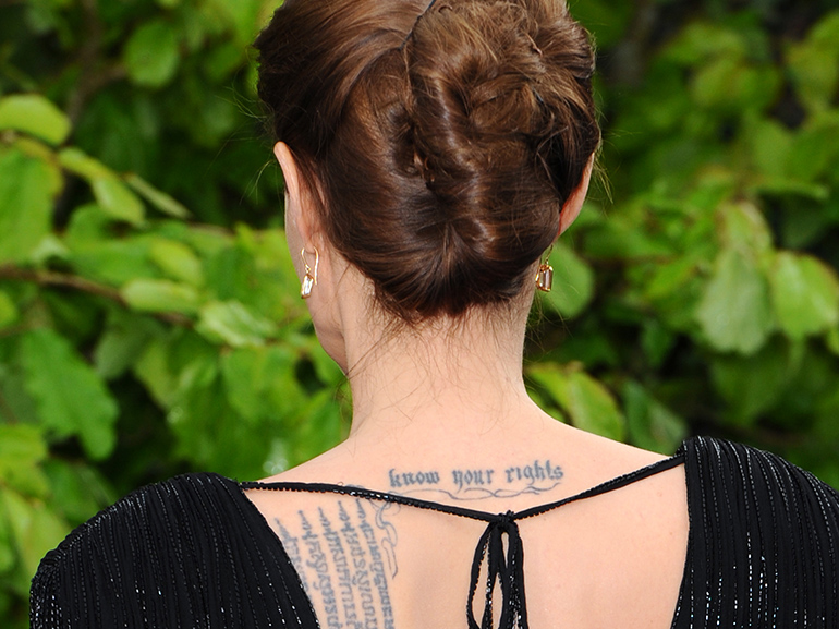 angelina jolie tatuaggio