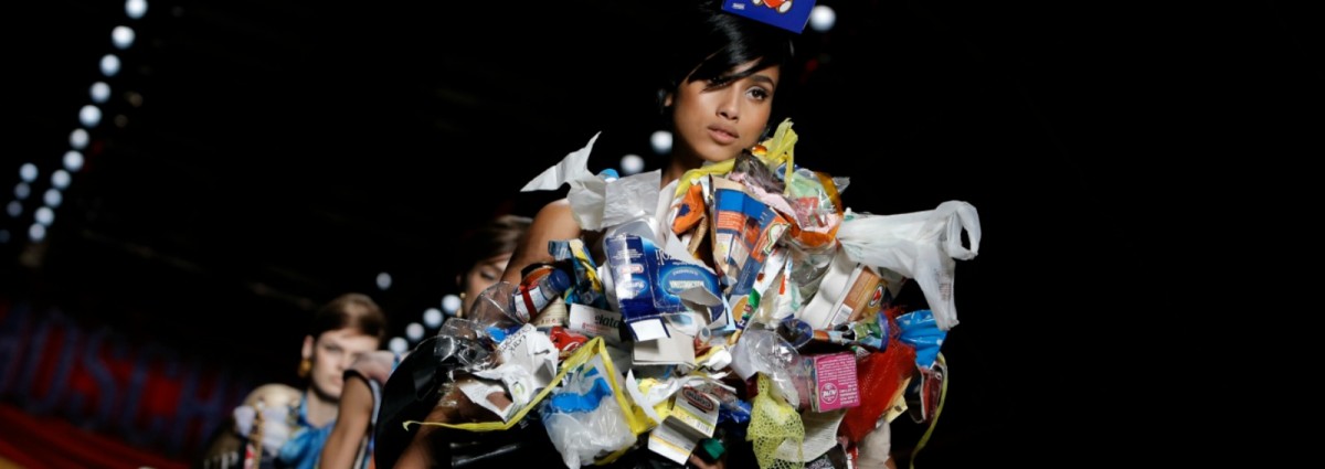 cover moschino 17 desktop