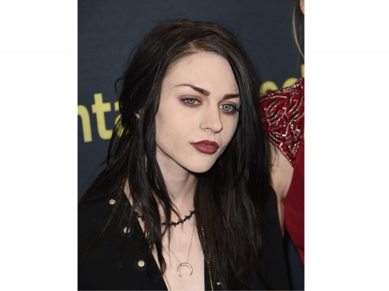 frances-bean-cobain-trucco-capelli-03