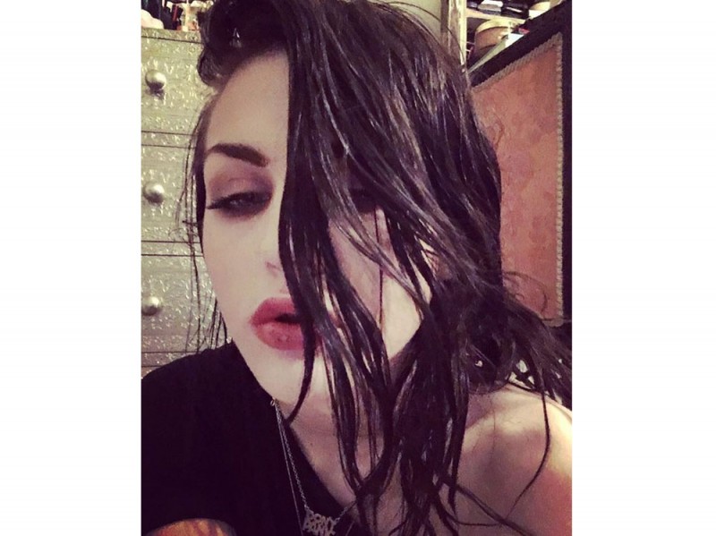 frances-bean-cobain-trucco-capelli-13