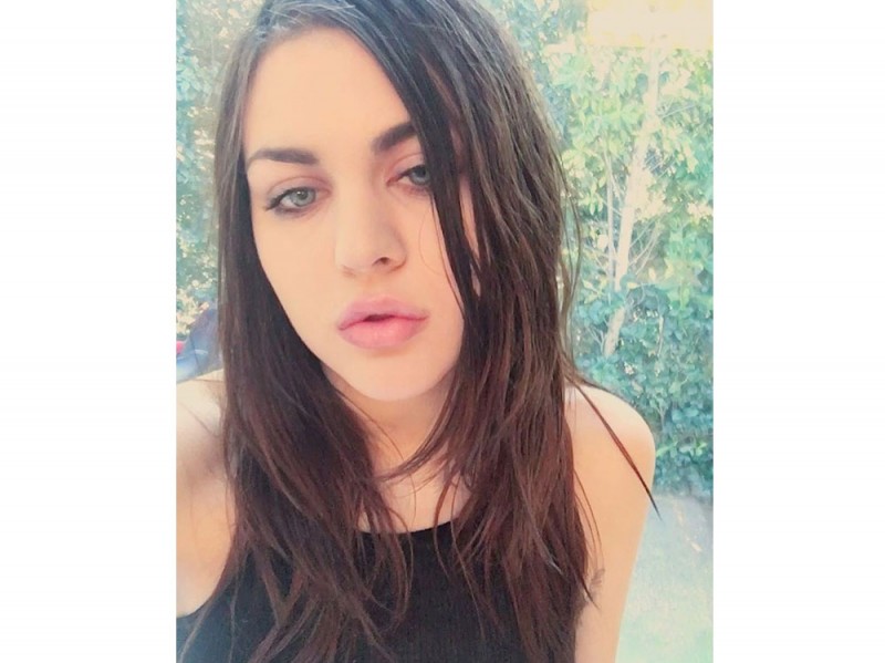 frances-bean-cobain-trucco-capelli-14