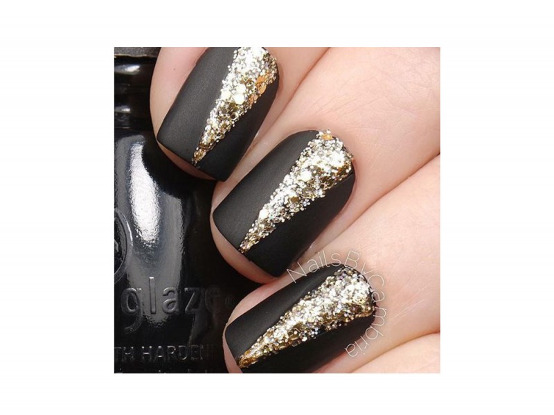 nail art black