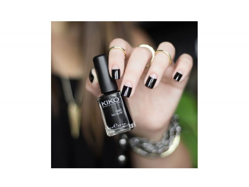 nail art black