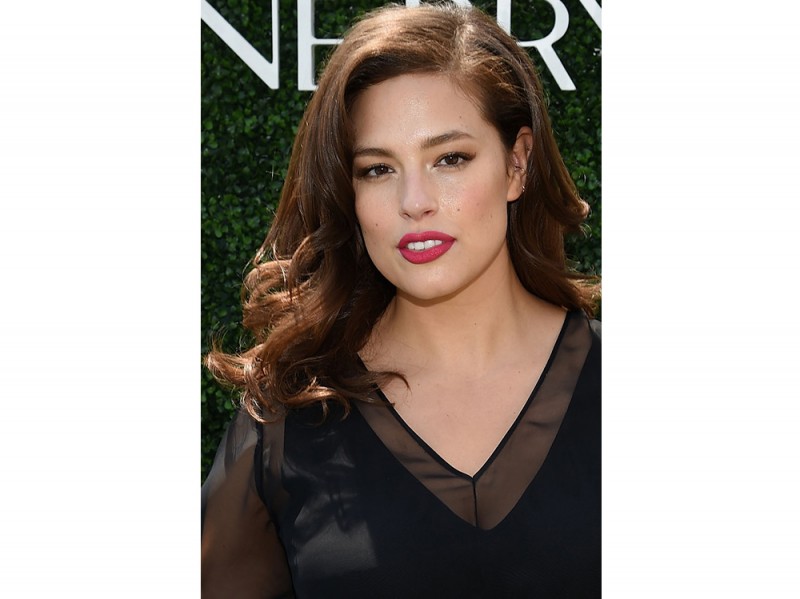 Ashley Graham beauty look trucco capelli (10)