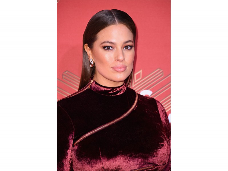 Ashley Graham beauty look trucco capelli (17)