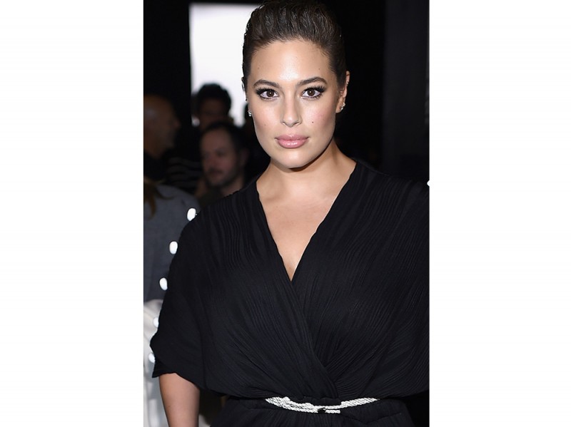 Ashley Graham beauty look trucco capelli (19)