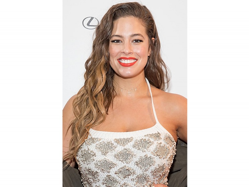 Ashley Graham beauty look trucco capelli (2)