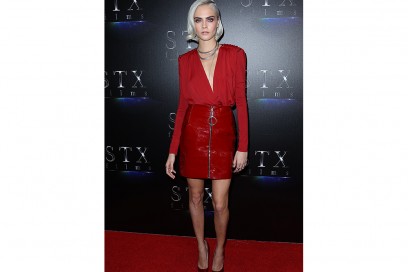 Cara-Delevingne-in-Thierry-Mugler-splash