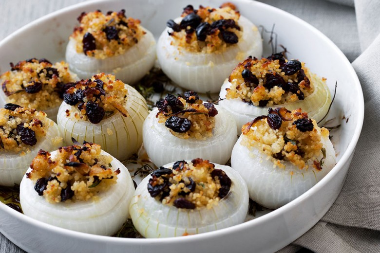 Cipolle gratinate al forno ripiene di cous cous