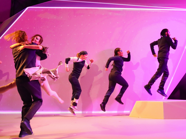 SWATCH-YOURMOVE-DANCE-PERFORMANCE-HERO-2