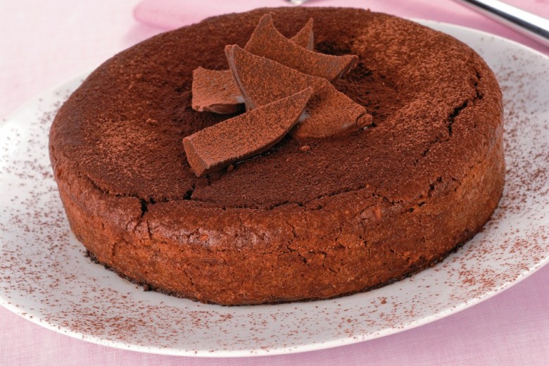 Torta al cioccolato fatta con le uova di Pasqua