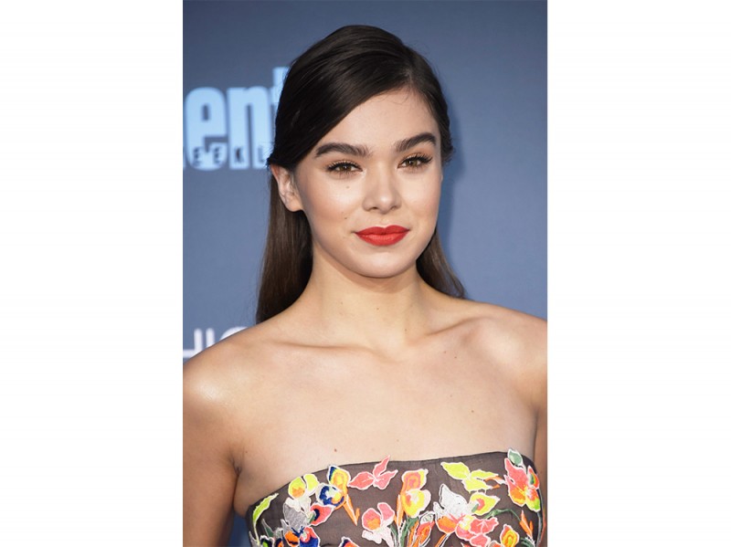 hailee steinfeld beauty look (14)