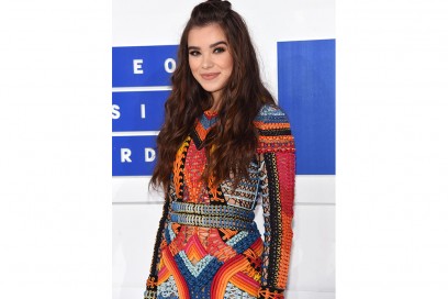 hailee steinfeld beauty look