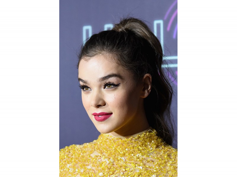 hailee steinfeld beauty look (7)