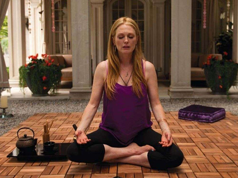 julienne moore yoga