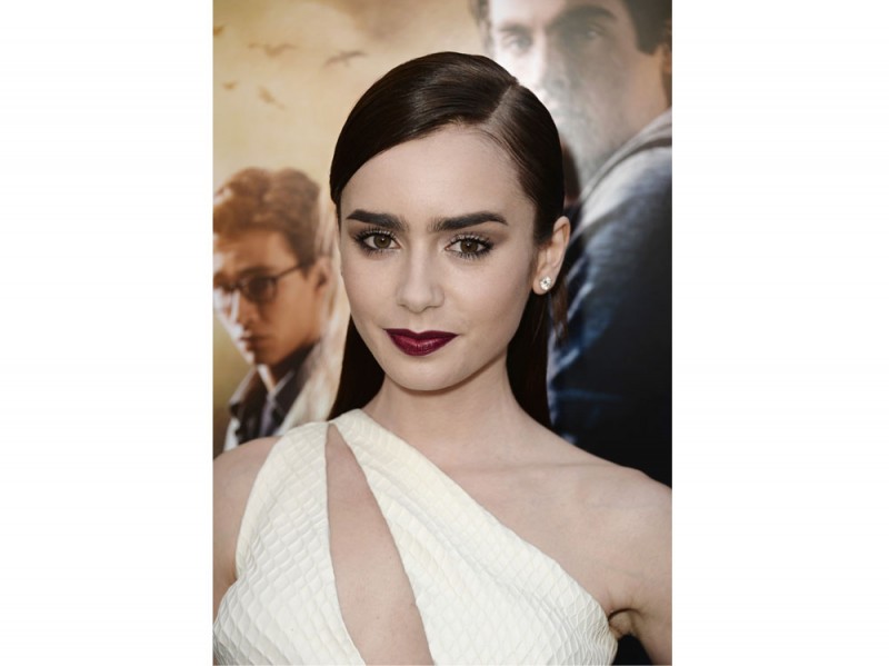 lily-collins-trucco-capelli-03