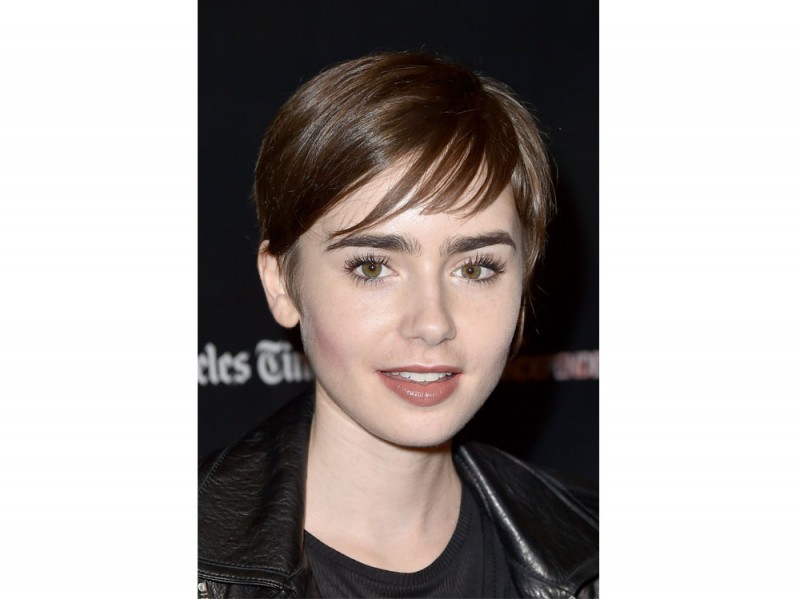 lily-collins-trucco-capelli-08