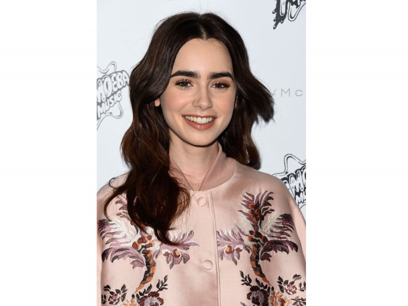 lily-collins-trucco-capelli-10