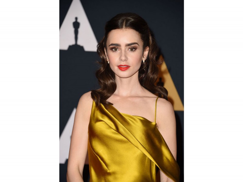 lily-collins-trucco-capelli-18