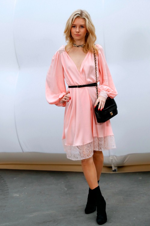 lottie moss chanel