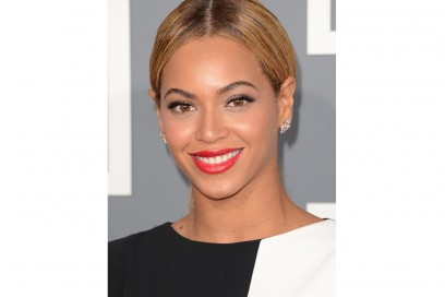 trucco occhi marroni capelli biondi beyoncé 2