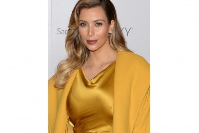 trucco occhi marroni capelli biondi kim kardashian 1