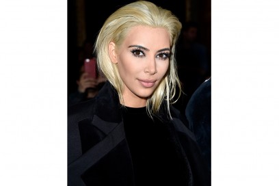 trucco occhi marroni capelli biondi kim kardashian 2