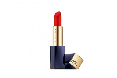 trucco occhi marroni capelli biondi rossetto estee lauder