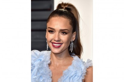 Jessica Alba capelli raccolti