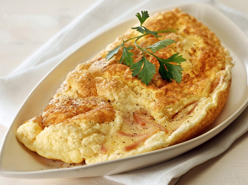 Omelette soufflé prosciutto e formaggio Grazia.it